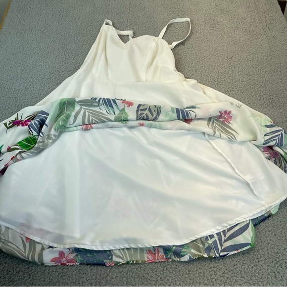 Old Navy Cami Dress size M White Tropical Floral Smocked Back Adjustable Straps - Picture 5 of 15
